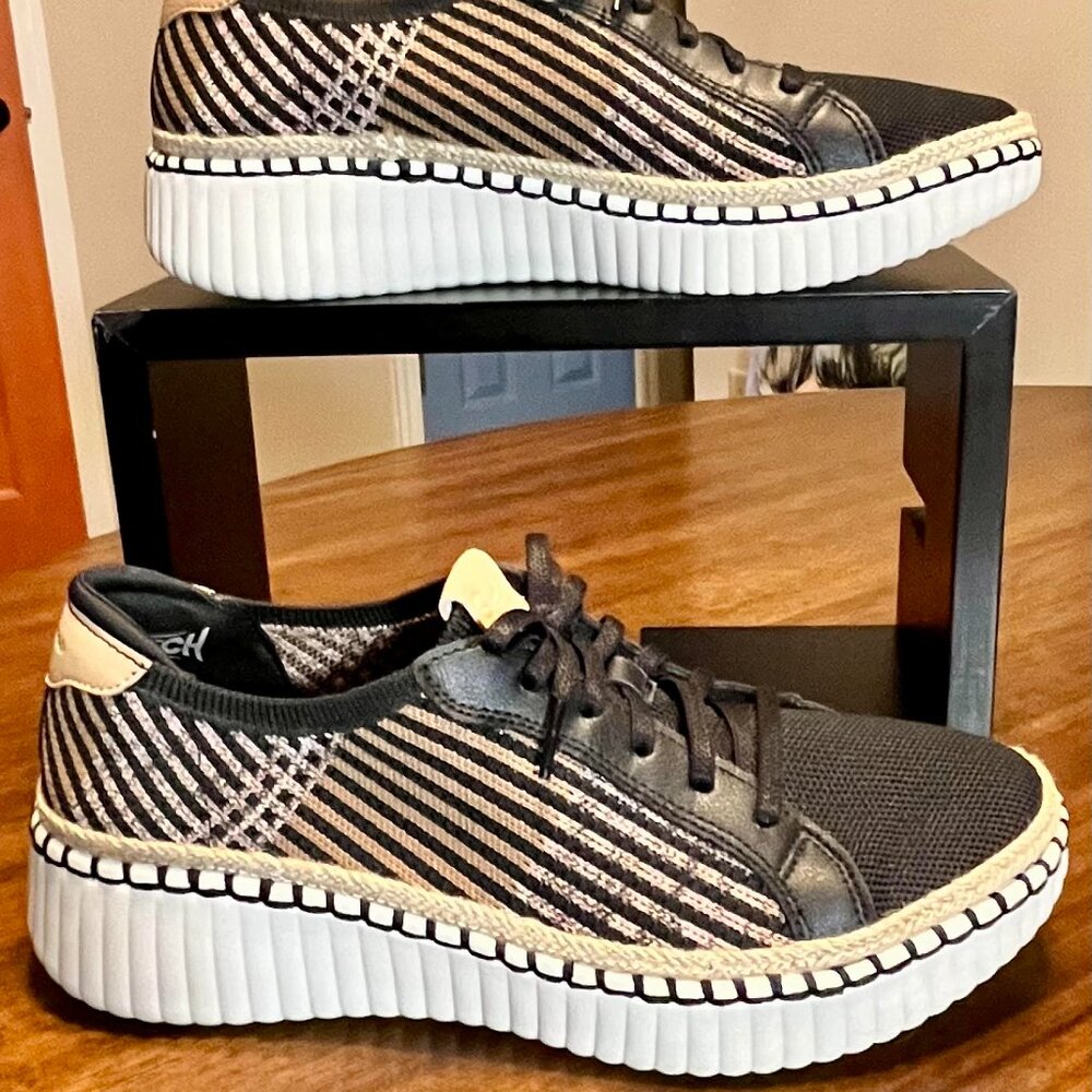 Skechers Wilshire Blvd Breezy Stroll Sneakers w/ Air-Cooled Memory Foam Size 8.5 - Picture 2 of 7